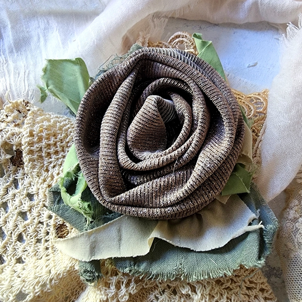 Antique Victorian Jabot Avangard Upcycled Vintage Lace Large Gold Magnolia Rose - Picture 11 of 14